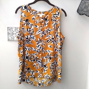 Pretty floral hi-low top